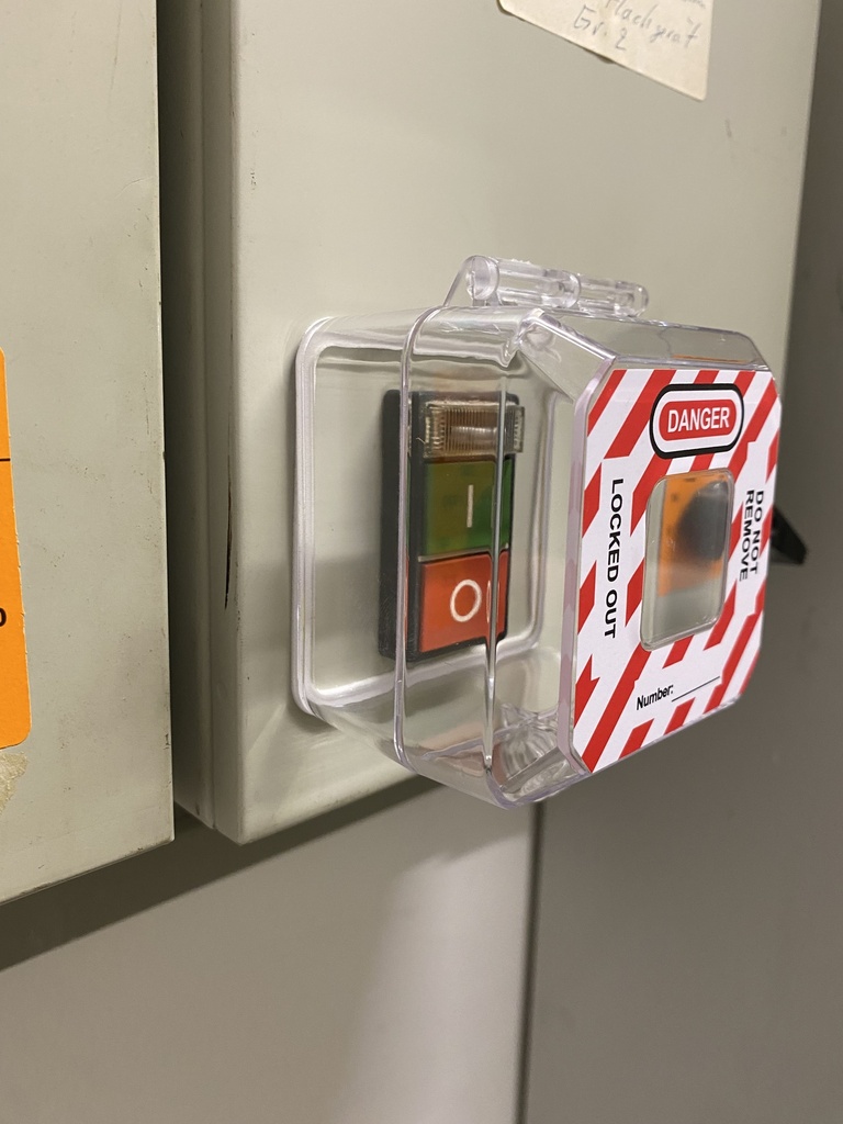 Anwendungsbeispiel Abschließbare Klappe für Schalter, schmal