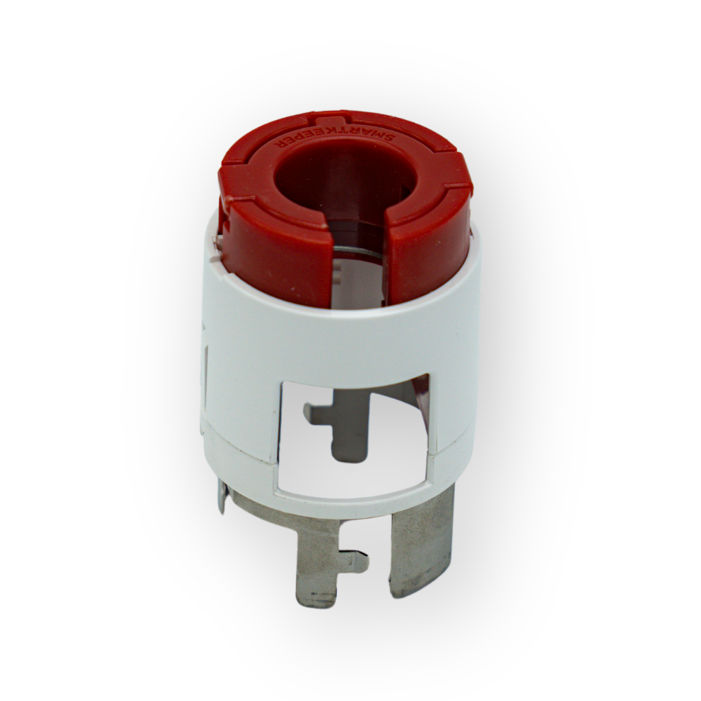 Pull-out protection for SCHUKO plugs