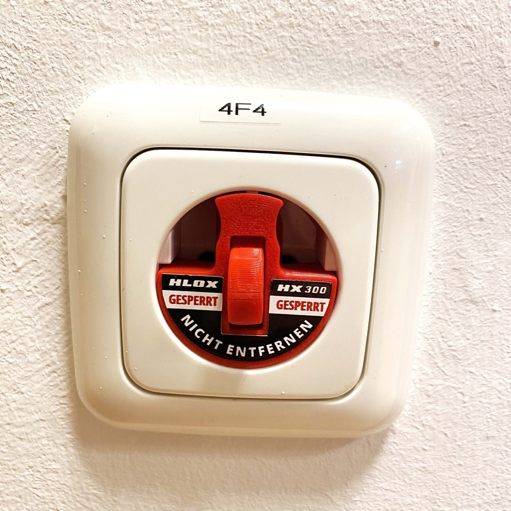 [HX300] Lock for SCHUKO sockets